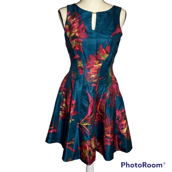 Dress Barn Dresses & Skirts - NWT New Dressbarn Emerald Floral Cocktail Skater Dress Size 4 Keyhole Sleeveless